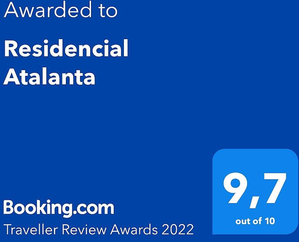 דירות בומבינאס Residencial Atalanta מראה חיצוני תמונה